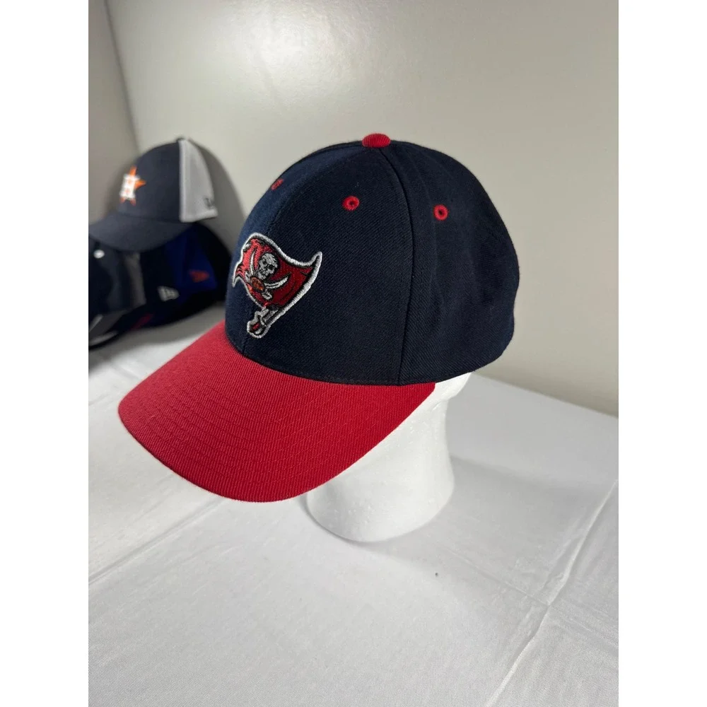 Vintage 90s/00s Twins Enterprise Tampa Bay Buccaneers NFL Snapback Hat